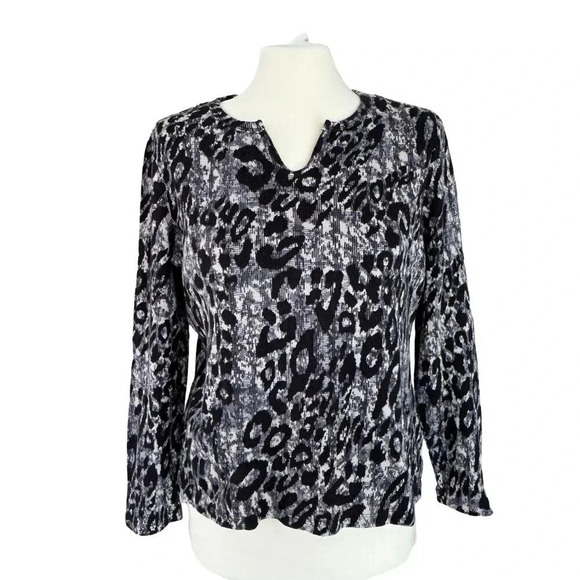 Liz Claiborne || Cool Toned Leopard Print  T Shirt Blouse Petite Large - Picture 1 of 4
